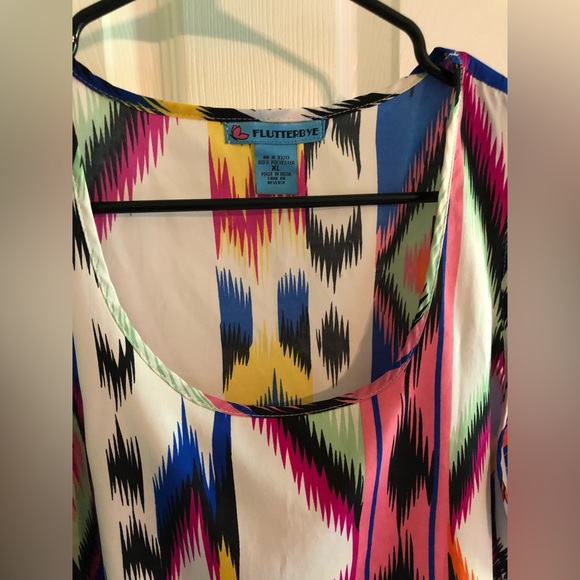 Flutterbye asymmetrical top - Picture 3 of 4